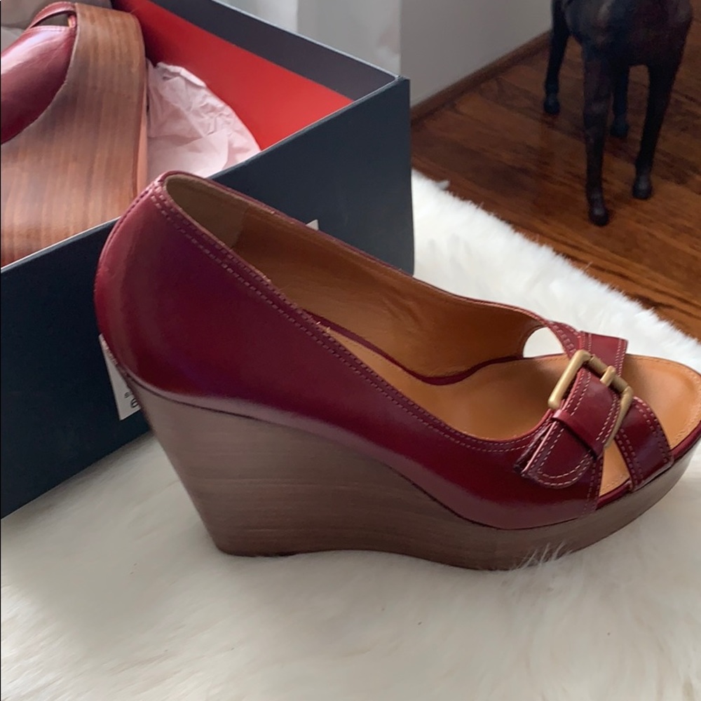 BCBG shoes